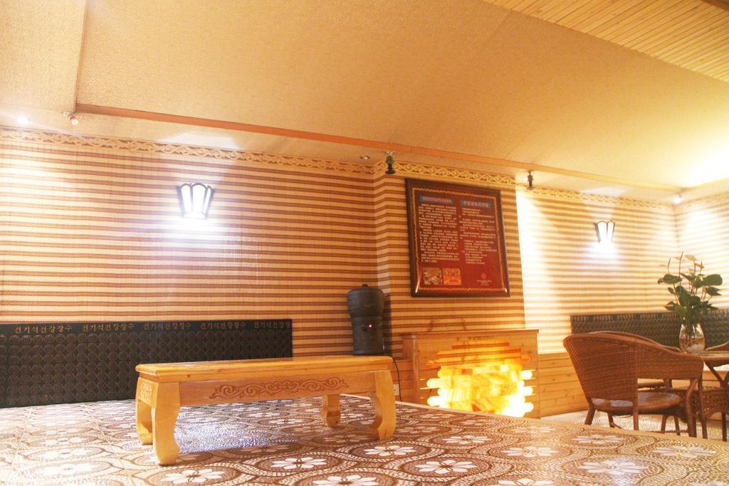 Yuyao Yonghegong Hotel Екстер'єр фото